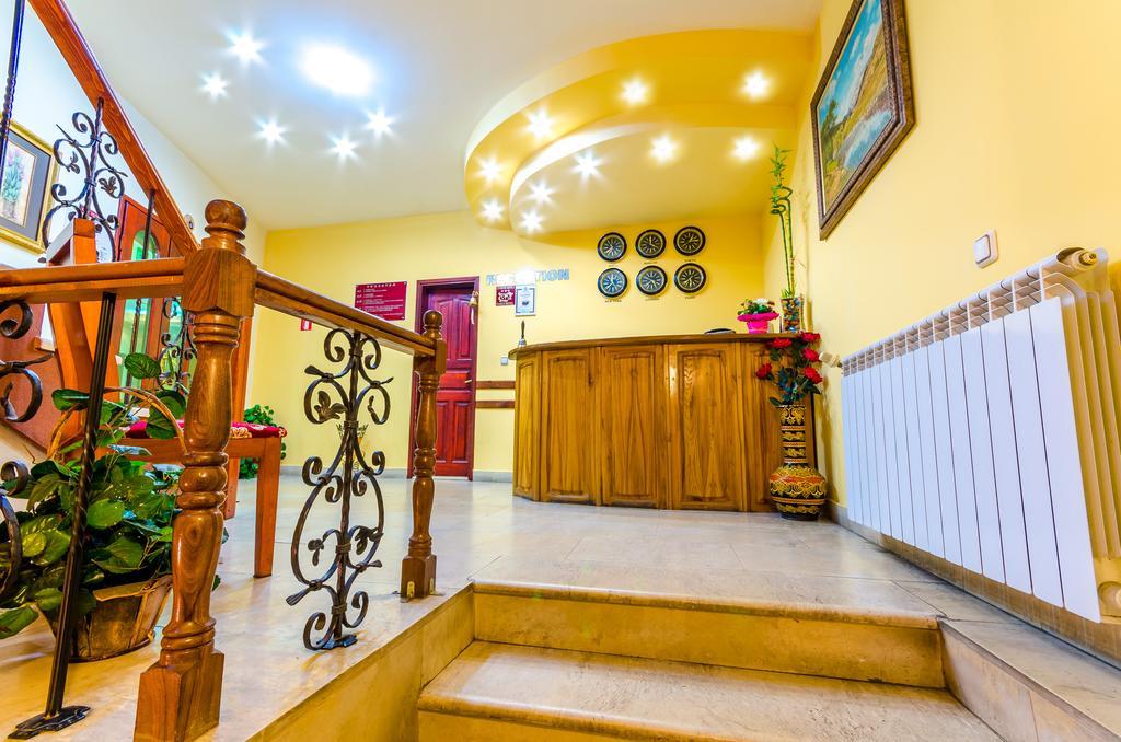 Hotel Cosmos Asenovgrad Ngoại thất bức ảnh