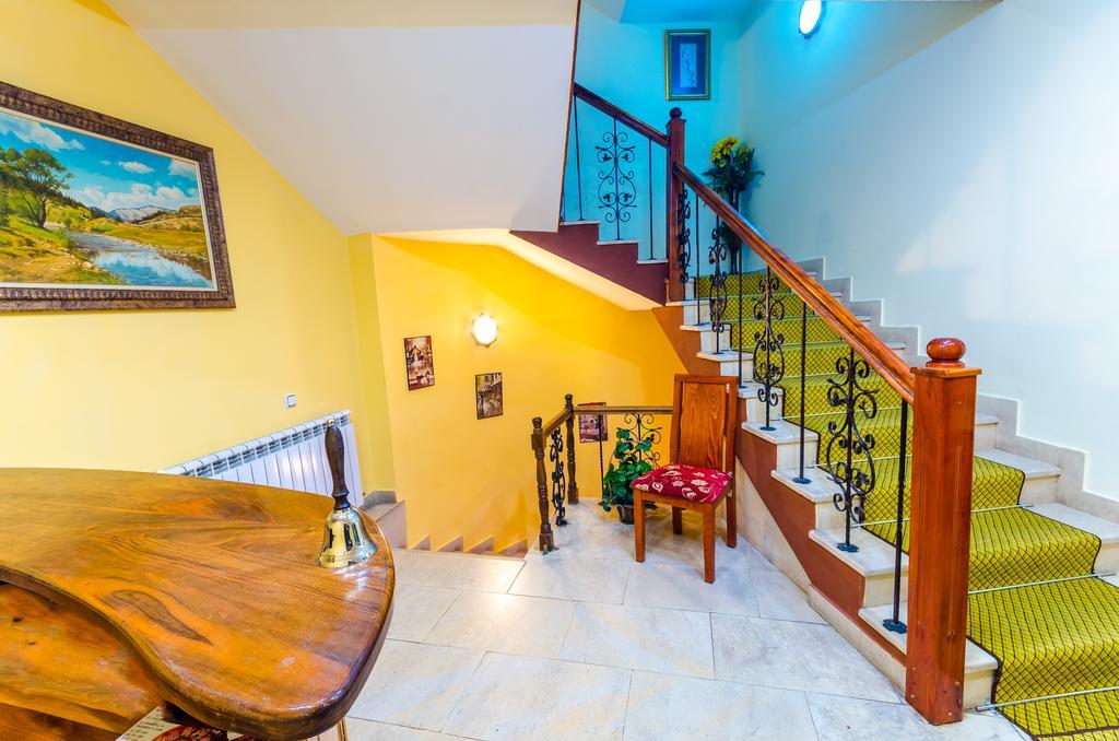 Hotel Cosmos Asenovgrad Ngoại thất bức ảnh