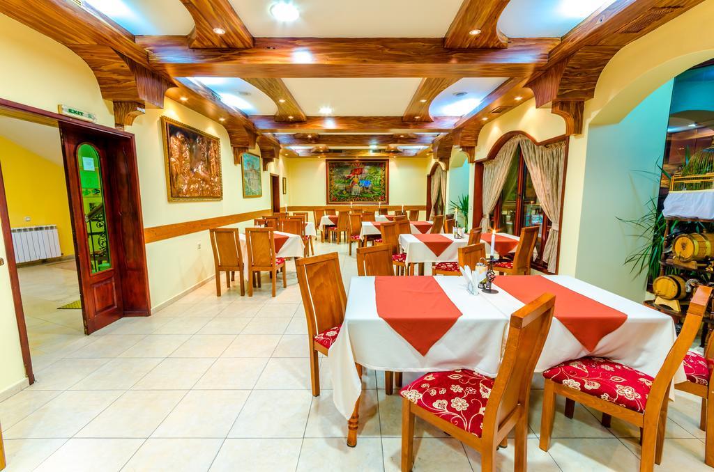 Hotel Cosmos Asenovgrad Ngoại thất bức ảnh
