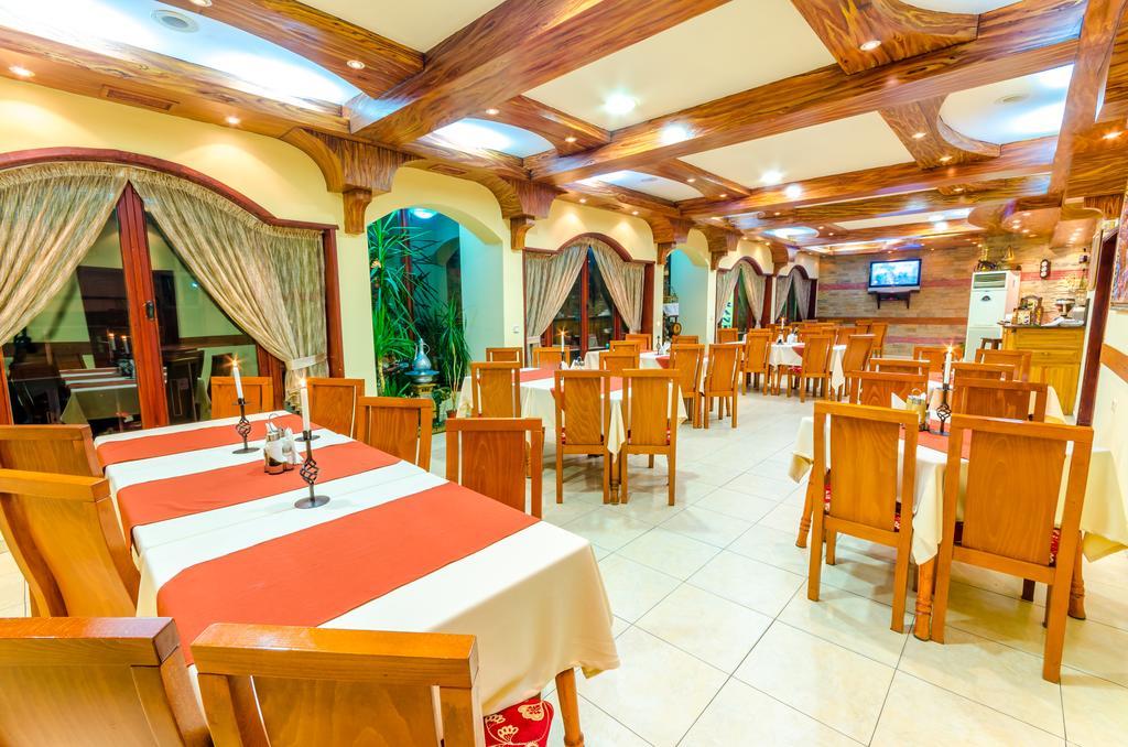 Hotel Cosmos Asenovgrad Ngoại thất bức ảnh