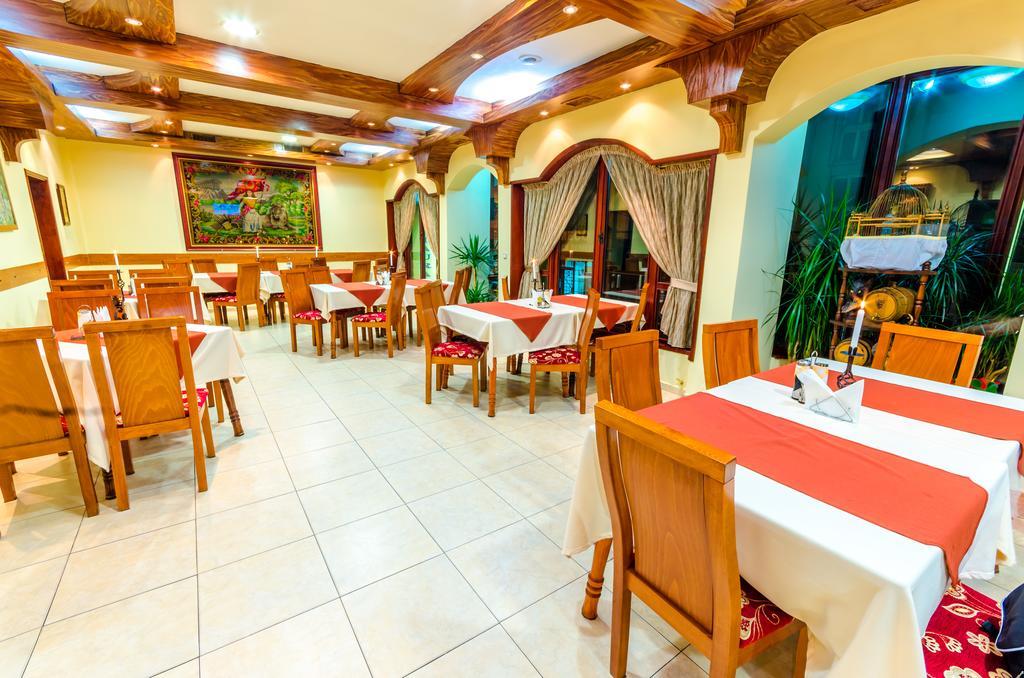 Hotel Cosmos Asenovgrad Ngoại thất bức ảnh